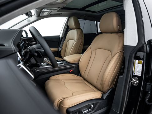 New 2025 Audi Q8 Prestige image 13
