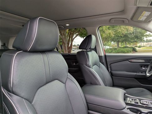 Used 2023 Honda Pilot Elite image 19
