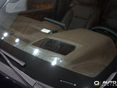 Used 2023 Chevrolet Tahoe High Country AWD/4WD image 9