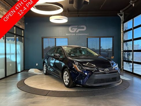 Used 2023 Toyota Corolla LE w/ Carpet Mat Package (TMS) FWD image 1