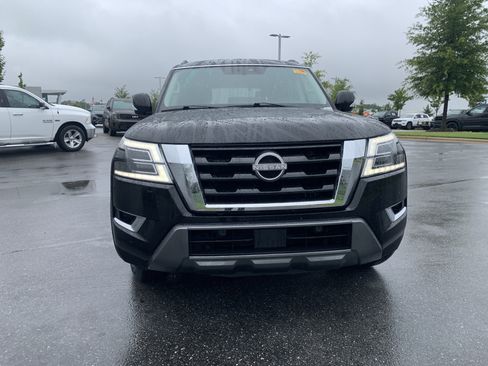Used 2021 Nissan Armada SV AWD/4WD image 3