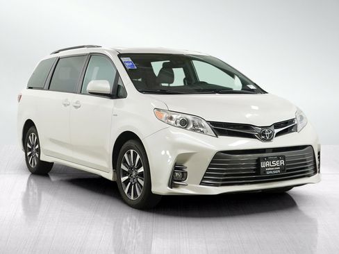 Used 2019 Toyota Sienna XLE Premium AWD/4WD image 7