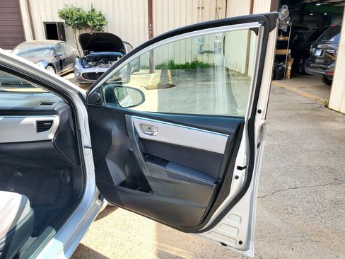 Used 2016 Toyota Corolla LE FWD image 22