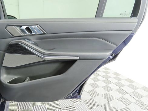 Used 2020 BMW X7 M50i image 28