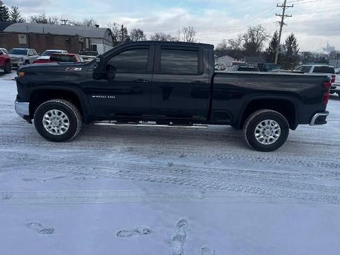 Used 2024 Chevrolet Silverado 2500 LT AWD/4WD image 9