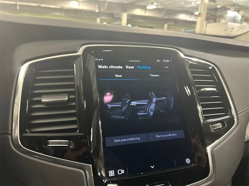 Certified 2024 Volvo XC90 T8 Ultimate w/ Protection Package Premier image 15