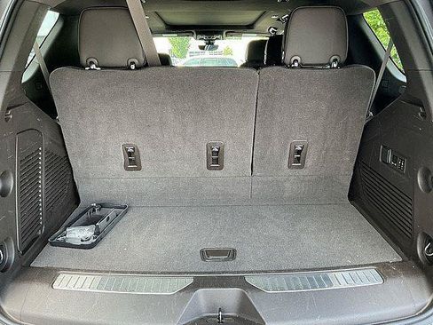 Used 2022 GMC Yukon Denali w/ Denali Premium Package AWD/4WD image 19