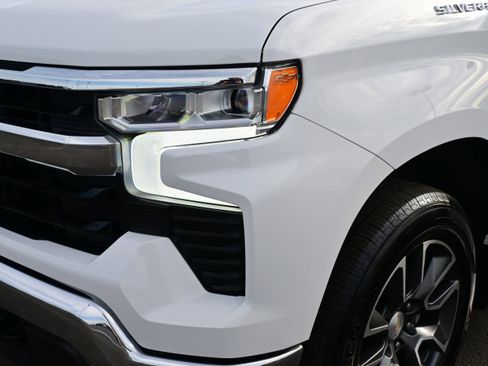 Used 2023 Chevrolet Silverado 1500 LT image 15