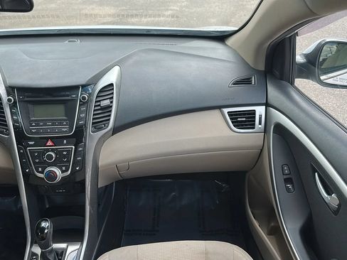 Used 2014 Hyundai Elantra GT FWD image 20