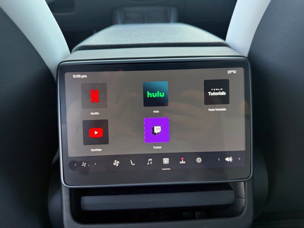Used 2026 Tesla Model Y 2WD image 21