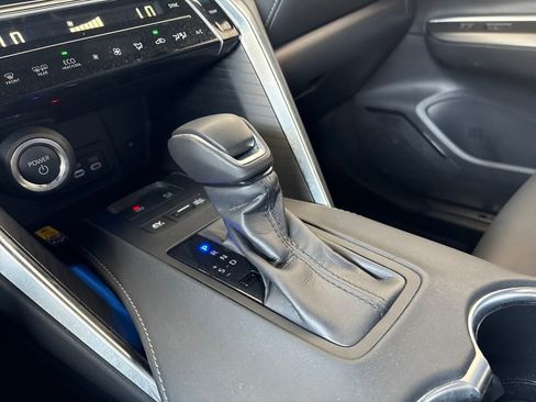 Used 2024 Toyota Venza Nightshade image 25