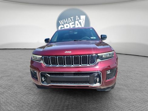 Used 2024 Jeep Grand Cherokee Overland w/ Luxury Tech Group IV AWD/4WD image 11