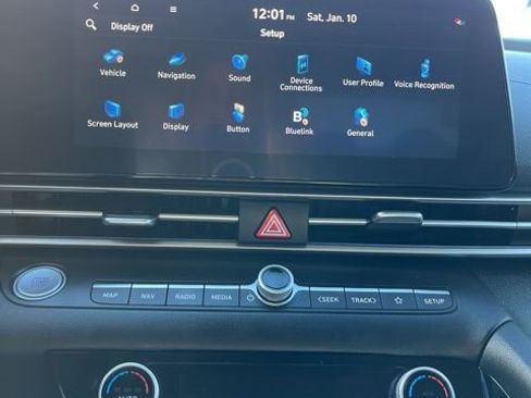 Used 2023 Hyundai Elantra Limited FWD image 45