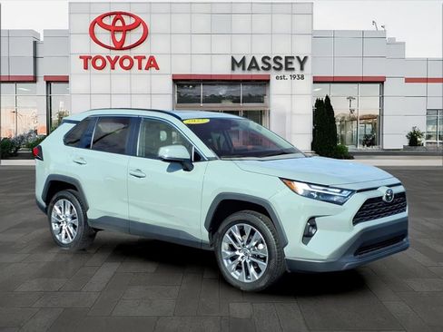 Used 2022 Toyota RAV4 XLE Premium image 1