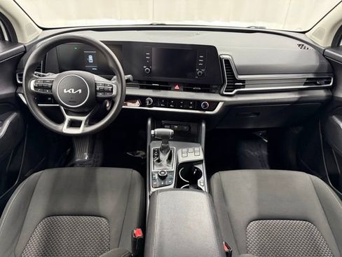 Used 2024 Kia Sportage LX image 4