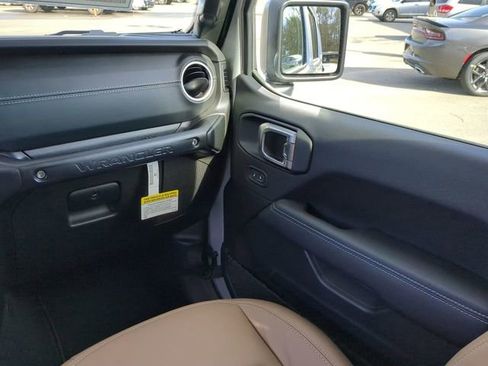 New 2023 Jeep Wrangler Unlimited Rubicon 4xe w/ Cold Weather Group image 17