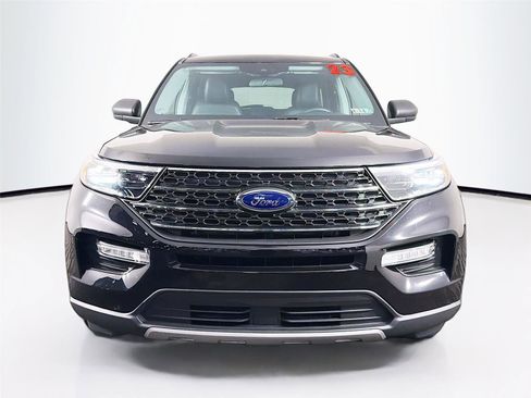 Used 2023 Ford Explorer XLT w/ Equipment Group 202A AWD/4WD image 2