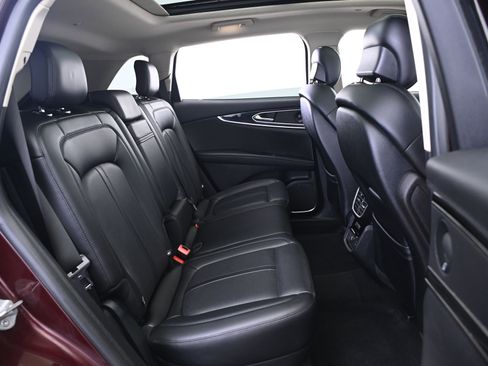 Used 2022 Lincoln Nautilus Reserve w/ Equipment Group 201A image 18