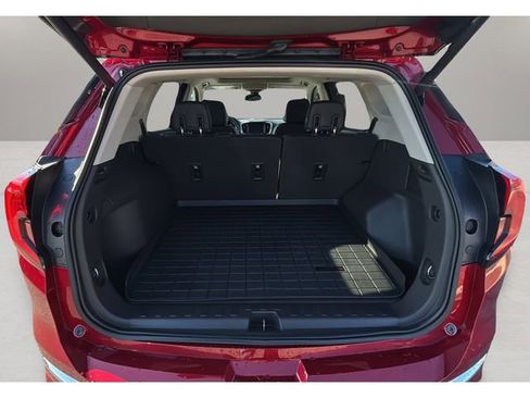 Used 2018 GMC Terrain Denali w/ Advanced Safety Package image 32