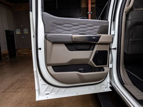 Used 2026 Ford F350 Platinum w/ Platinum Plus Package image 38