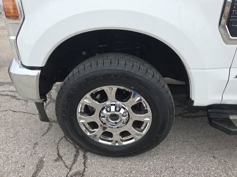 Used 2022 Ford F250 Lariat w/ Chrome Package image 14