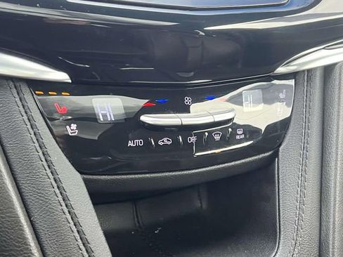 Used 2023 Cadillac XT6 Premium Luxury image 14