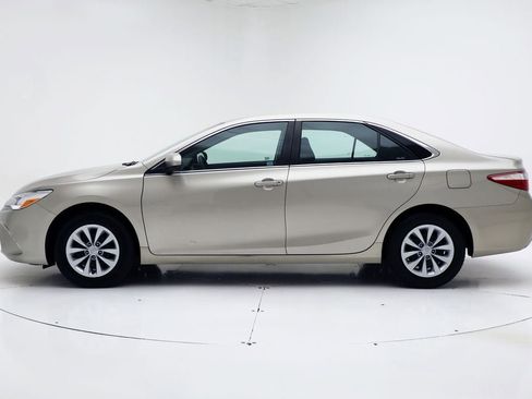 Used 2017 Toyota Camry LE FWD image 5