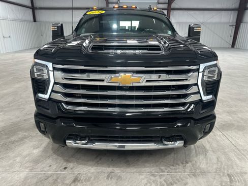 Used 2024 Chevrolet Silverado 2500 High Country w/ High Country Premium Package AWD/4WD image 8