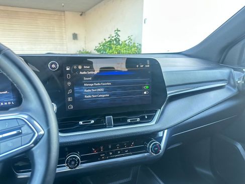 Used 2025 Chevrolet Equinox LT image 21