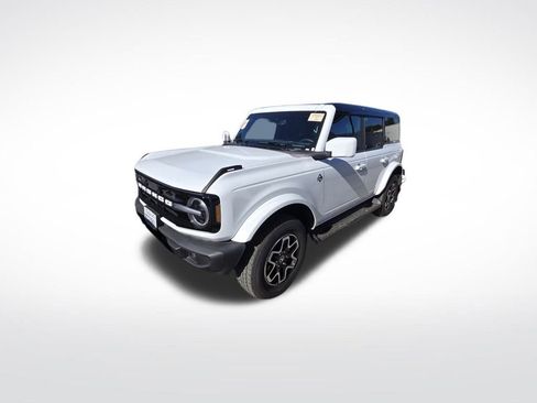 Used 2025 Ford Bronco Outer Banks image 4