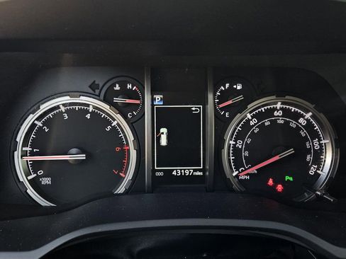 Used 2022 Toyota 4Runner Limited image 33