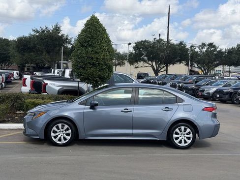 Used 2024 Toyota Corolla LE FWD image 4