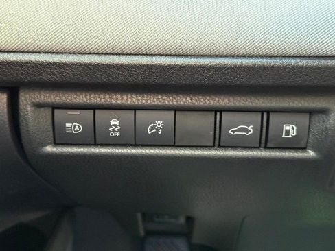 Used 2025 Toyota Camry LE image 29