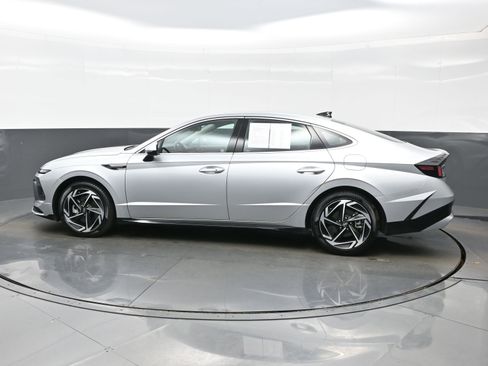 Certified 2026 Hyundai Sonata SEL FWD image 3