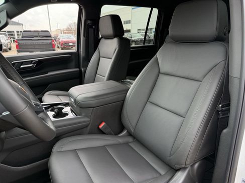 New 2026 Chevrolet Suburban LT w/ Comfort Package image 21