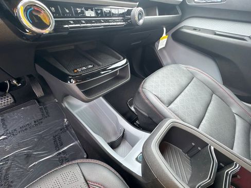 New 2027 Chevrolet Bolt RS w/ Technology Package FWD image 31