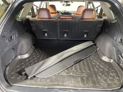 Used 2022 Subaru Outback Touring XT image 29