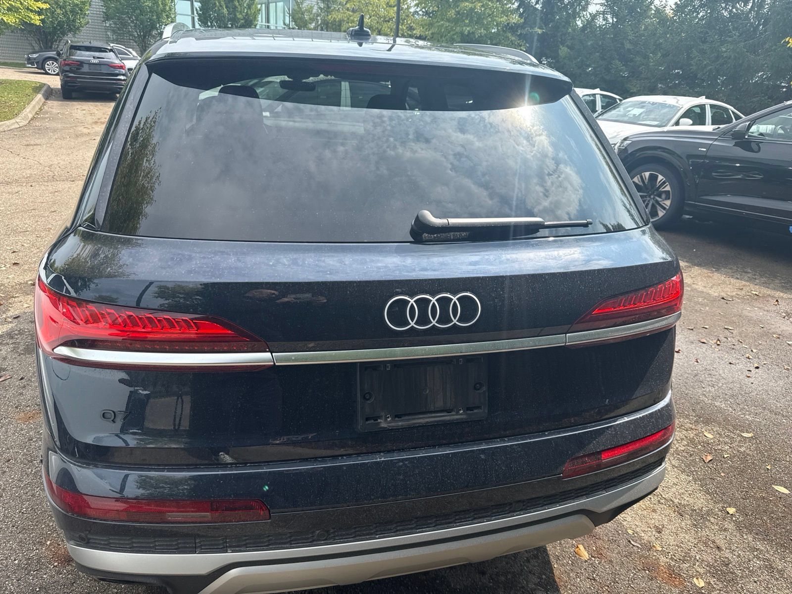 Used 2025 Audi Q7 2.0T Premium w/ Convenience Package AWD/4WD image 3