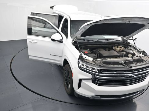 Used 2021 Chevrolet Suburban LT RWD image 25