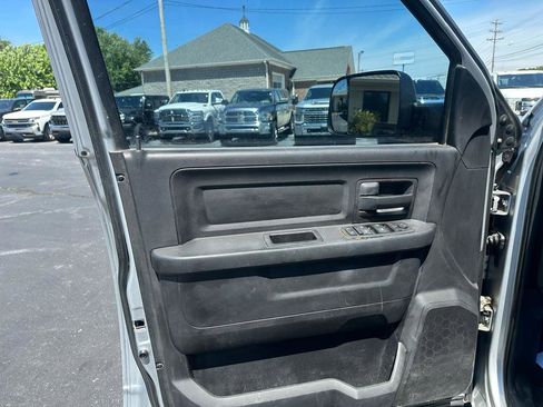 Used 2016 RAM 3500 Tradesman w/ Chrome Appearance Group AWD/4WD image 9