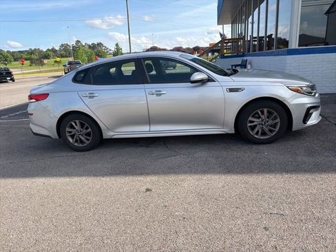 Used 2020 Kia Optima LX FWD image 8