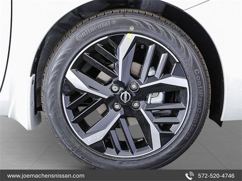 New 2025 Nissan Versa SR w/ Trunk Package image 7