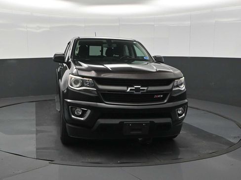 Used 2018 Chevrolet Colorado Z71 AWD/4WD image 3