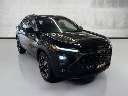 Used 2024 Chevrolet Trax RS w/ Driver Confidence Package image 3