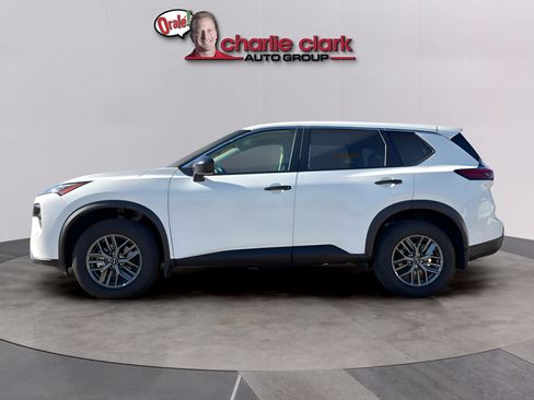 Used 2026 Nissan Rogue S FWD image 3