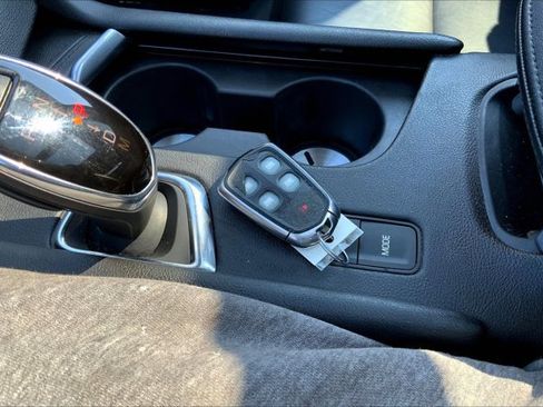 Used 2018 Cadillac XT5 Premium Luxury image 11