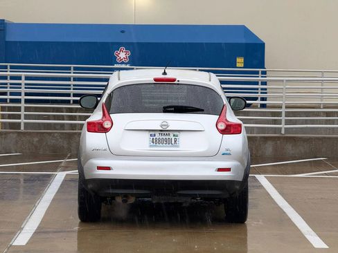 Used 2014 Nissan Juke SV w/ Navigation Package FWD image 6