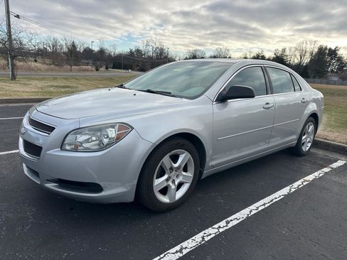 Used 2010 Chevrolet Malibu LS image 2