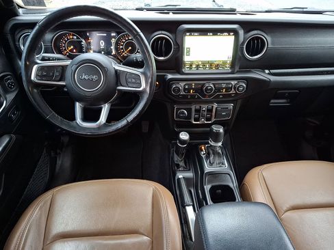 Used 2022 Jeep Gladiator Overland w/ Popular Equipment Package image 11