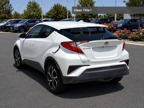 Used 2018 Toyota C-HR XLE FWD image 3